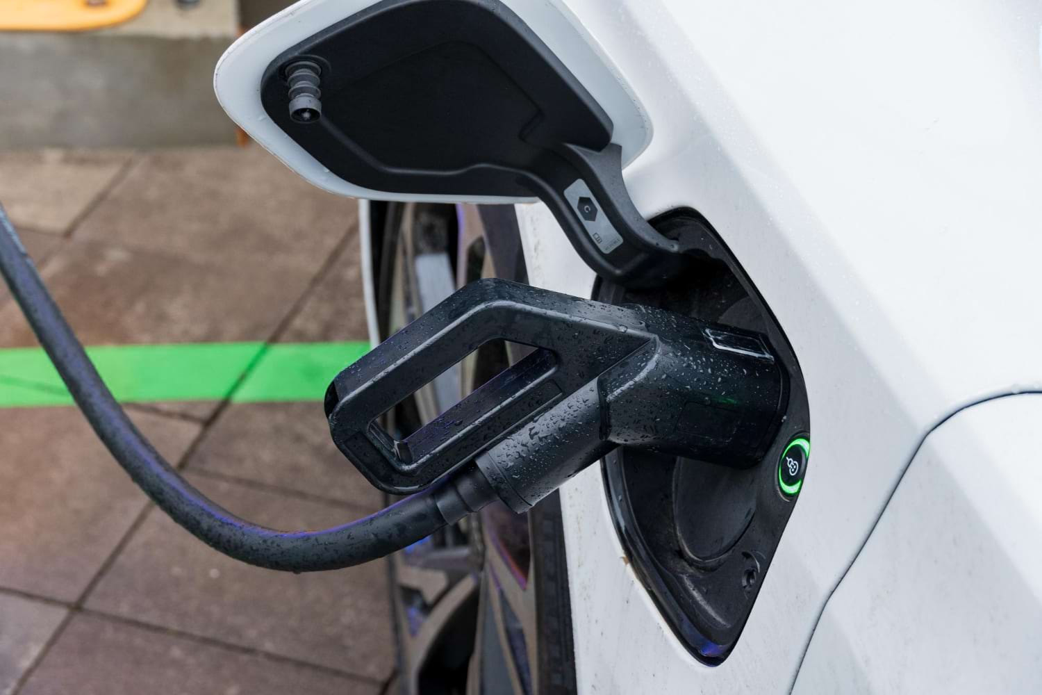 budowa stacji ładowania pojazdów